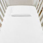 lençol de malha com elastico para berço bebê - branco