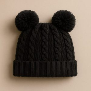 Touca para Bebê Dois Pompom Preto – Quentinha, Fofa e Estilosa
