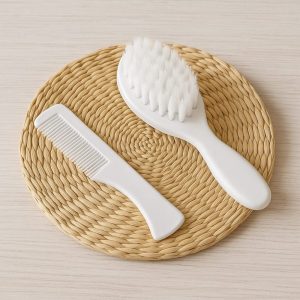 Kit Escova e Pente Branco para Bebê com Cerdas Macias