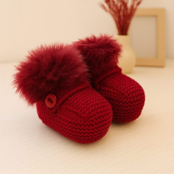 Sapatinho de Tricô Para Recém-Nascido Vermelho com Pelinhos