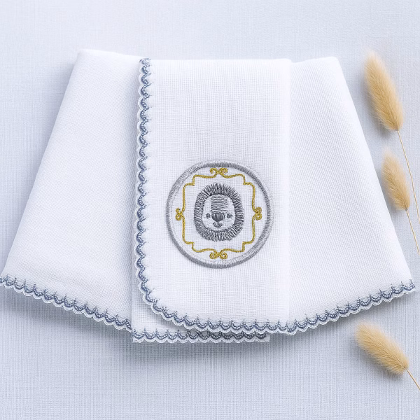 Kit Fralda de Boca Premium Bordada - Leãozinho Cinza