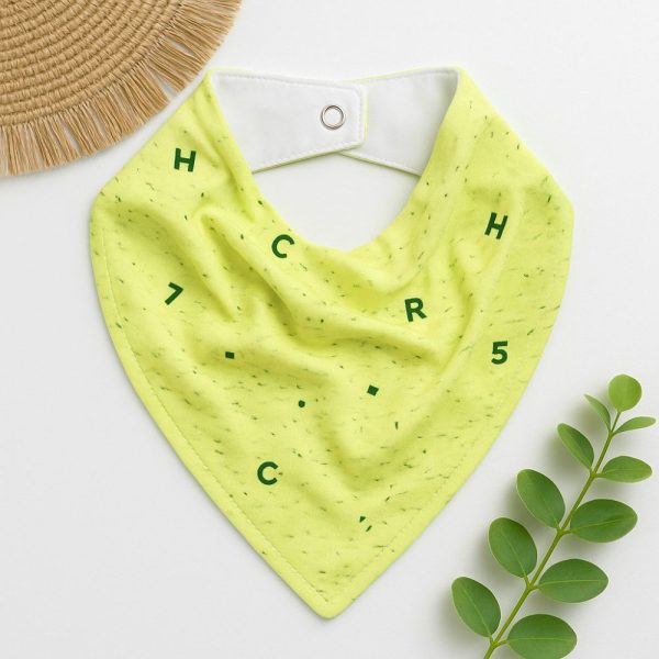 Bandana Impermeável para Bebê - Verde Letras