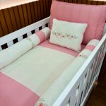 kit berço bebê tiquinho completo com linho aurora rose 23