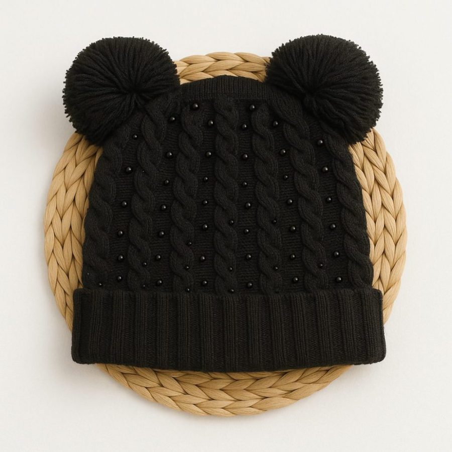 touca bebê trico preta com pompons e perólas