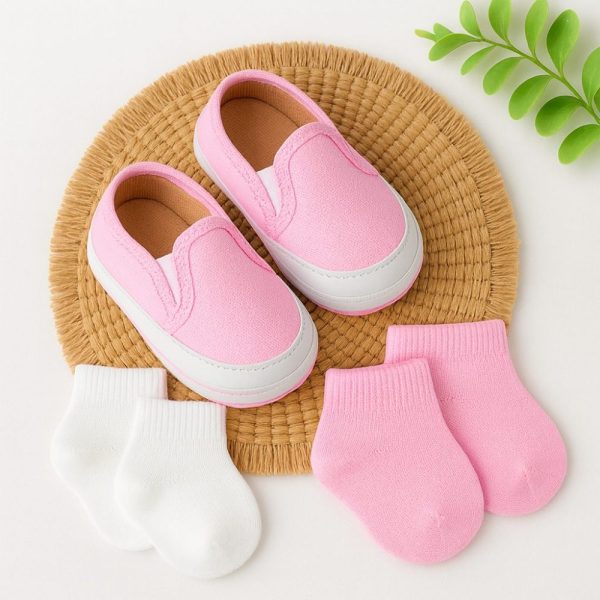 kit Sapatinho Bebê Rosa Com 2 Pares de Meia