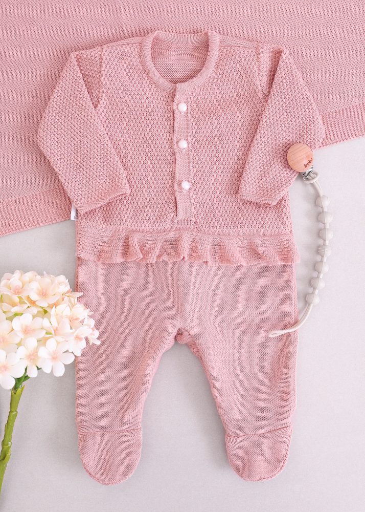 Saída-Maternidade-RN-Rose-em-Tricô-com-Macacão-e-Manta