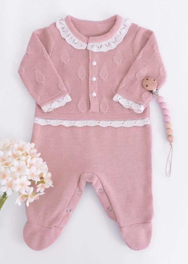 Macacão Bebê em Tricô Rose com Gola Rendada e Pezinho