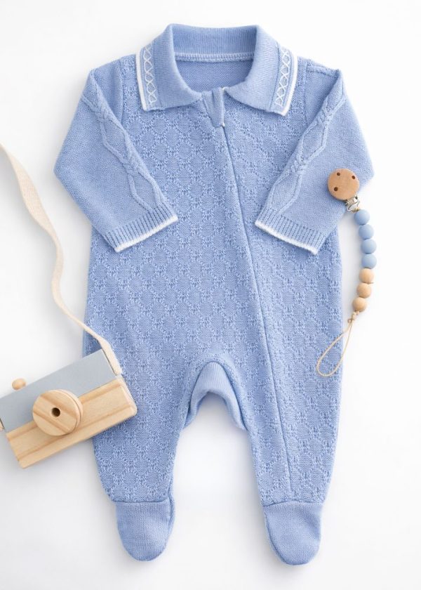 Macacão em Tricô Trabalhado Azul Bebê com Zíper