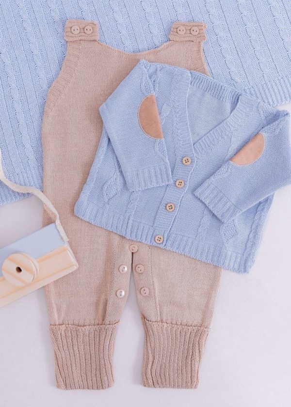 Saída Maternidade Azul Bebê com Jardineira, Casaco e Manta