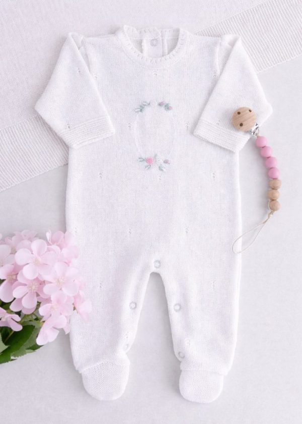 Saída Maternidade RN Branco com Macacão Bordado Floral e Manta